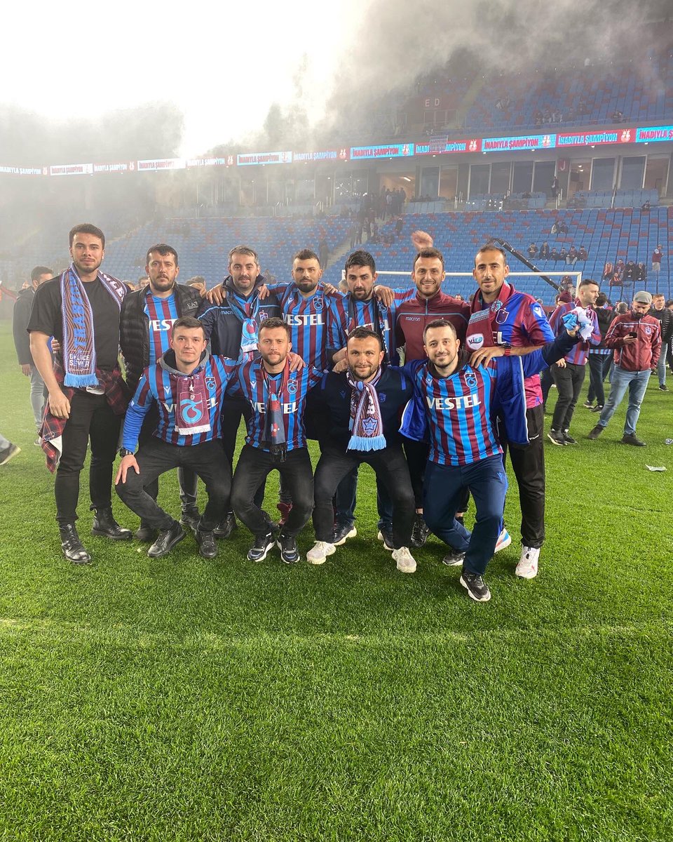 61sametsen's tweet photo. Biz bugünler için çok bekledik, çok sabrettik. Şimdi bu coşkuyu doya doya yaşama zamanı! #ŞAMP1 🏆 https://t.co/u4xCsaJlWg