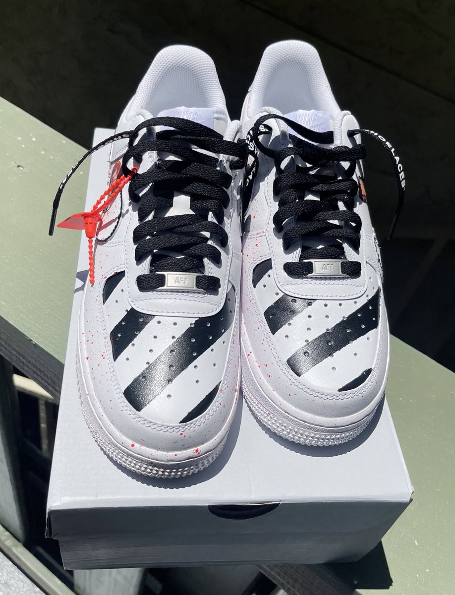 AquilanoBrianna's tweet photo. Waiting for my viral day but until then… wanna play ?? 🗡🔥 #customforces #customaf1 #lanodidit https://t.co/F2a9odvKOj