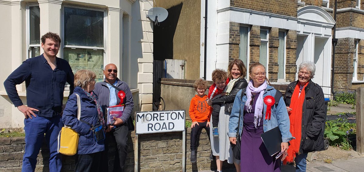 LabourScroydon's tweet image. Having fun canvassing in Moreton Road and Dornton Road on a sunny day. Thanks to Brady youngsters for bring their parents  - Stuart and Lizzie- along to join Tariq, Bridget, Lynda and Sue.