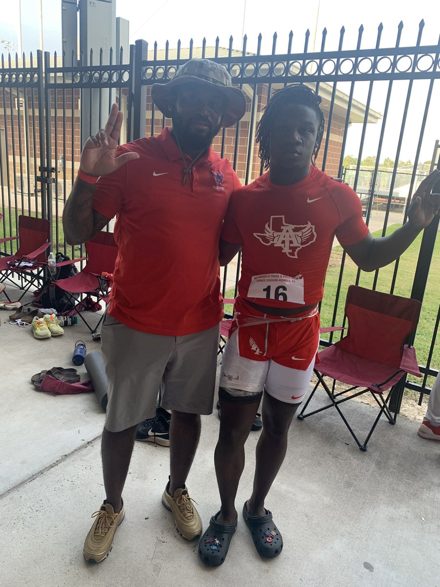 CoachMFernandez's tweet photo. Congrats to all the athletes and coaches that have advanced to the State Meet, it’s going to be a great one. Just want to say thank you to our athletes and coaches for an amazing season, even though we didn’t advance, job well done @Alief_Athletics @ATaylorHS @AliefISD https://t.co/nfeTU64Qie