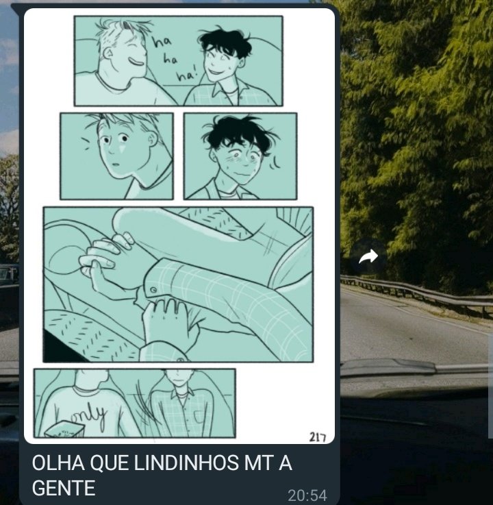 meu namorado lendo heartstopper, juro pra vocês