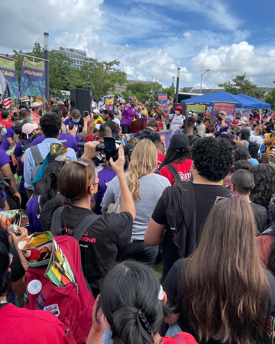 tnimmigrant's tweet photo. #TIRRC OPENED DOORS to DACA. We travelled to DC to unite with others across the nation to make sure these doors stay open until we find a pathway to citizenship. Please make a gift to TIRRC during @CFMT #BigPayback today! https://t.co/WQSft58NM2 https://t.co/kSdvPuUwwp