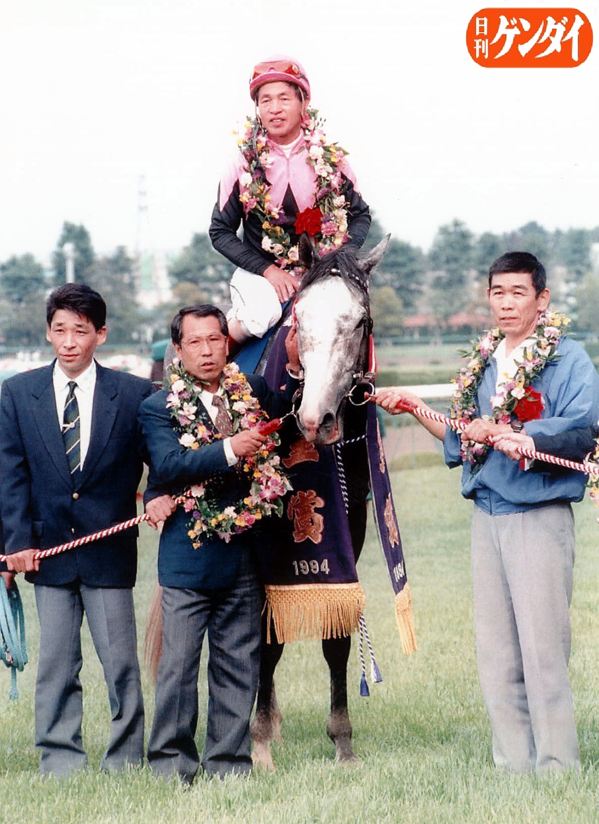 日刊ゲンダイ 競馬 阪神競馬場 現在 小雨の稍重馬場 ここで道悪春天を制した面々を ９４年ビワハヤヒデ ８８年タマモクロス ９５年ライスシャワー ２０００年に入り１１年ヒルノダムール 天皇賞 春 ビワハヤヒデ タマモクロス ライスシャワー