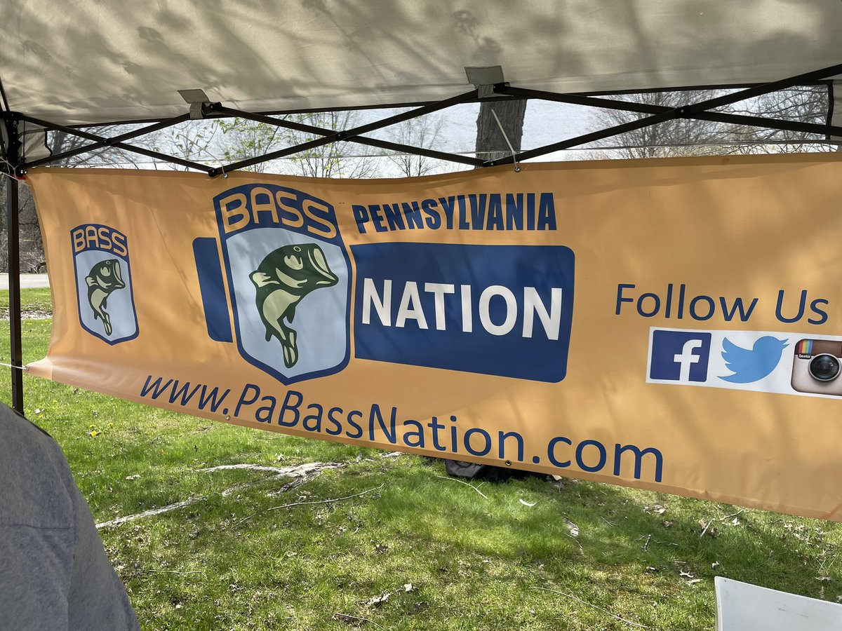 pcoffin10's tweet photo. Pa Bass Nation High School Championship!! Mosquito Lake!! Avonworth Bass Club in 4th place after day 1!! Gonna be a wet one tomorrow!! #Need5 #WeWantTheNatty https://t.co/ewOlb2xYGk