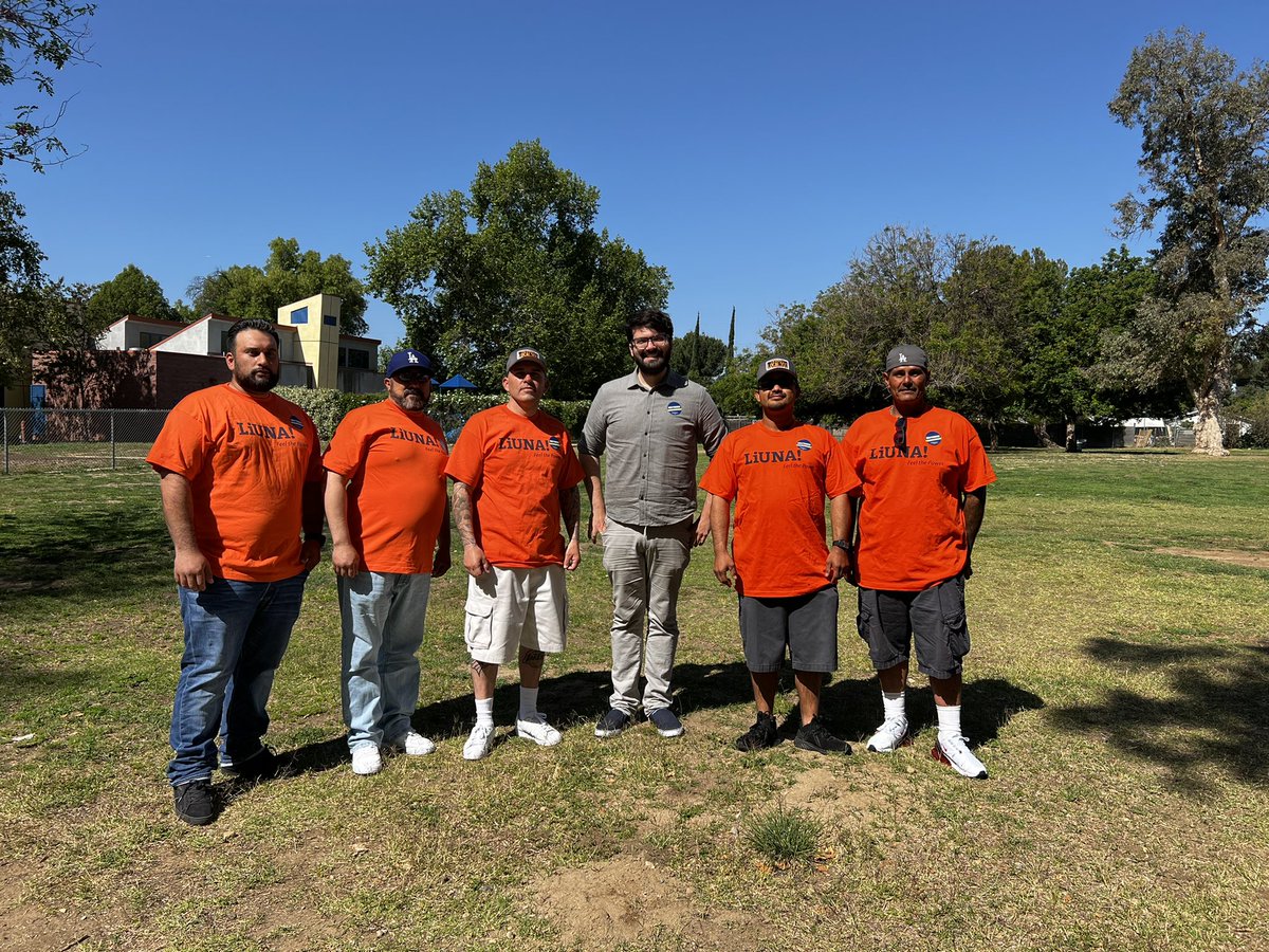HertzbergforCA's tweet photo. 📣 PSA!

The Fight for the Valley’s fair share must and WILL be fought by the people FOR the people! 

Fighters from the Valley, fighting for the Valley. 

What a great turnout! Thank you to everyone who canvassed with us today in the West Valley, including @LIUNA. 

#SD20 #SFV https://t.co/eKhiIL3Tl3