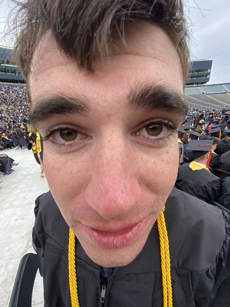 younganggg's tweet photo. #MGoGrad https://t.co/lHwZNVrEeE