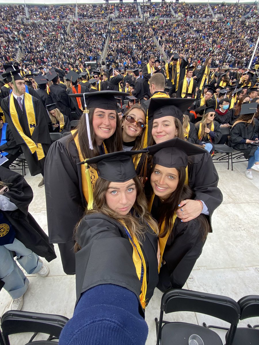 younganggg's tweet photo. #MGoGrad https://t.co/lHwZNVrEeE