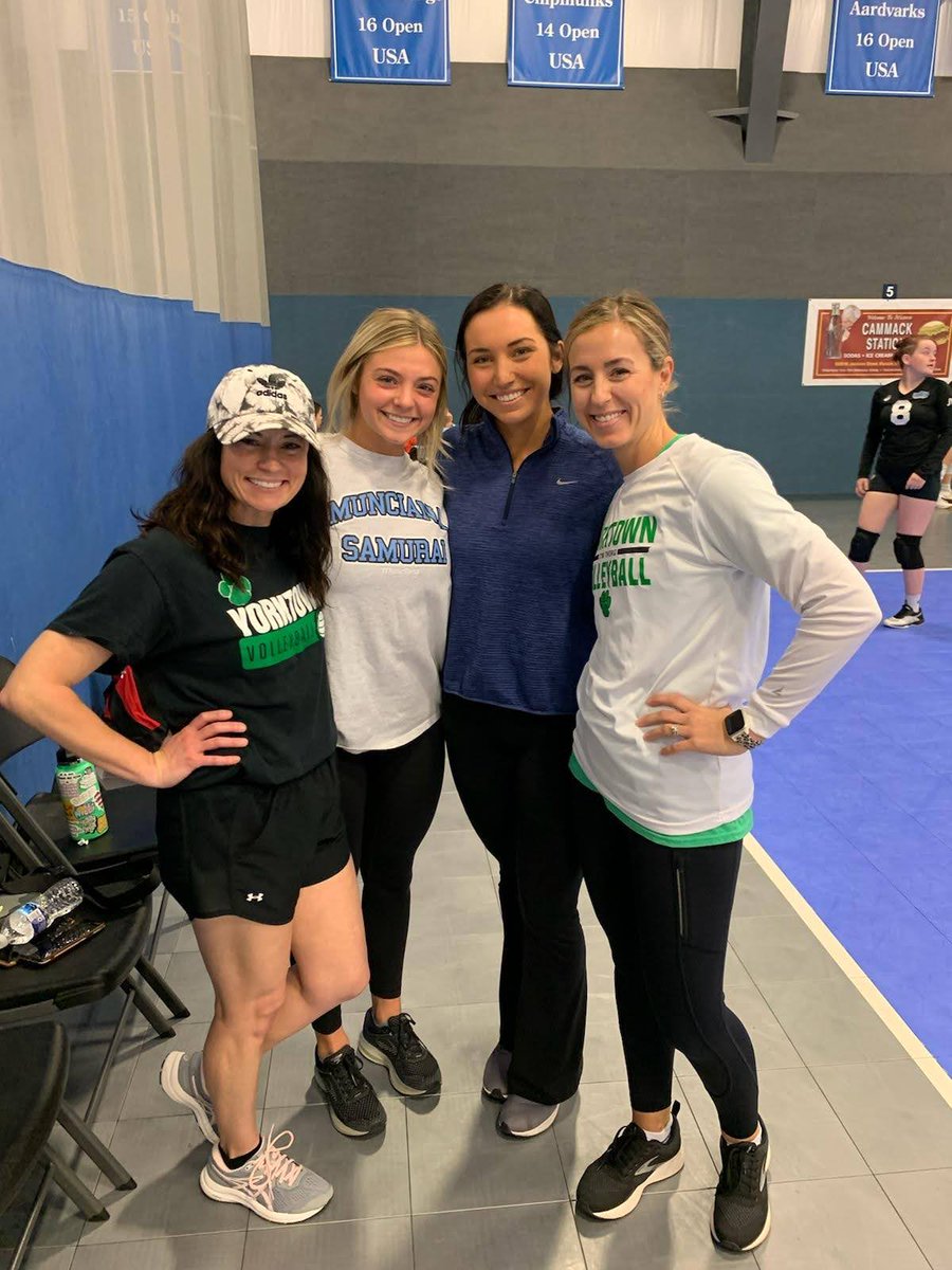 YVBTigers's tweet photo. Loved seeing these former players coach today at a Club tourney! @Rhyen_NEAL @bellarosenthall 

So proud of both of you and loved seeing you! https://t.co/KmwcCGl1T1