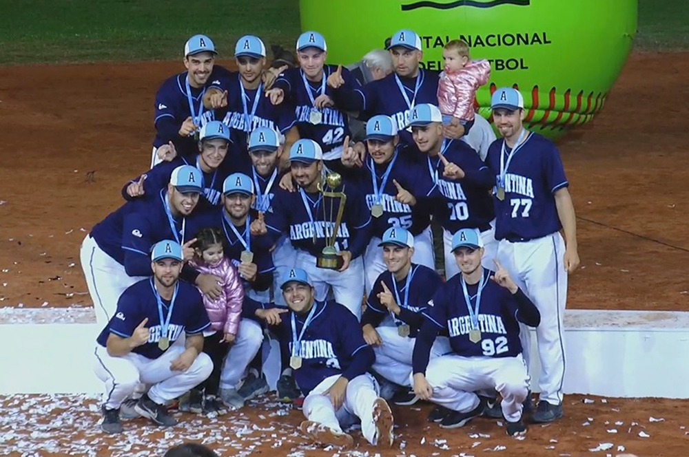 ARG_beisbol's tweet photo. Compartimos la alegría de la Confederación Argentina de Sóftbol por la clasificación al mundial y por el 1er lugar en el Panamericano. Sigan haciendo historia.
FELICIDADES CAMPEÓN!!! https://t.co/PSbLeXJZzy