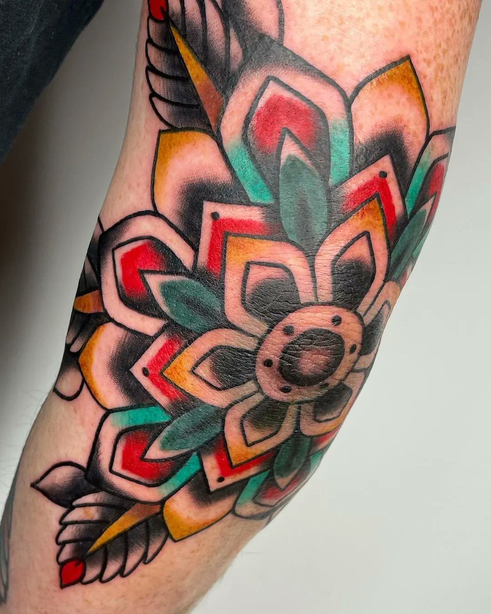 MagnumTattoo's tweet photo. Awesome Elbowdala tattoo from Thomas Hearn done using #magnumtattoosupplies ๐ฅ
.
.
#tradworkers #tradwork #tradtatz #trflash #oldlines #oldworkers #solidink #solidworkers
Instagram: @thomashearntattoos https://t.co/1OTDoW3Mmv