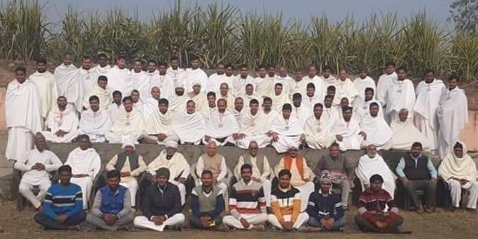 AMahasangh's tweet photo. दो दिन का लघु गुरुकुल पूर्ण क��ने बाद क्या…?
इसके बाद आर्य प्रचारक कक्षा
उसके बाद प्रवक्ता कक्षा
उसके बाद आचार्य कक्षा
आर्य महासंघ ने इसकी व्यवस्था पहले से कर रखी है। जो कोई आर्य बन अपनी विद्या बढ़ाना चाहे तो आर्य महासंघ सभी को विद्या देने को तैयार है।
#जय_आर्य
#जय_आर्यावर्त https://t.co/yEaD8KNwl6
