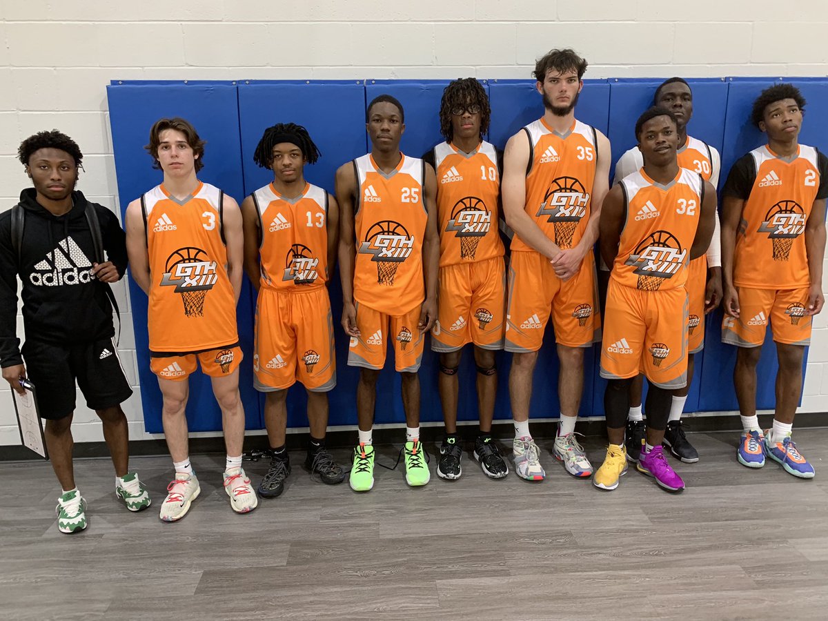 GymHoops's tweet photo. The fam rep today in our new gear @CagerClassic in okc. We we t 6-3 today 17 black &amp; rep the brand well @okhsscores @Big_AL6605 @thatboytyre10 @WilliamJordanII @Michael3Smith @chosenone_35 @etbullard2017 @GraydenBaker @kit_zervas  @tylerpinderr @2027_Coach #gthfam #letenknow https://t.co/vHrOaQPGHe