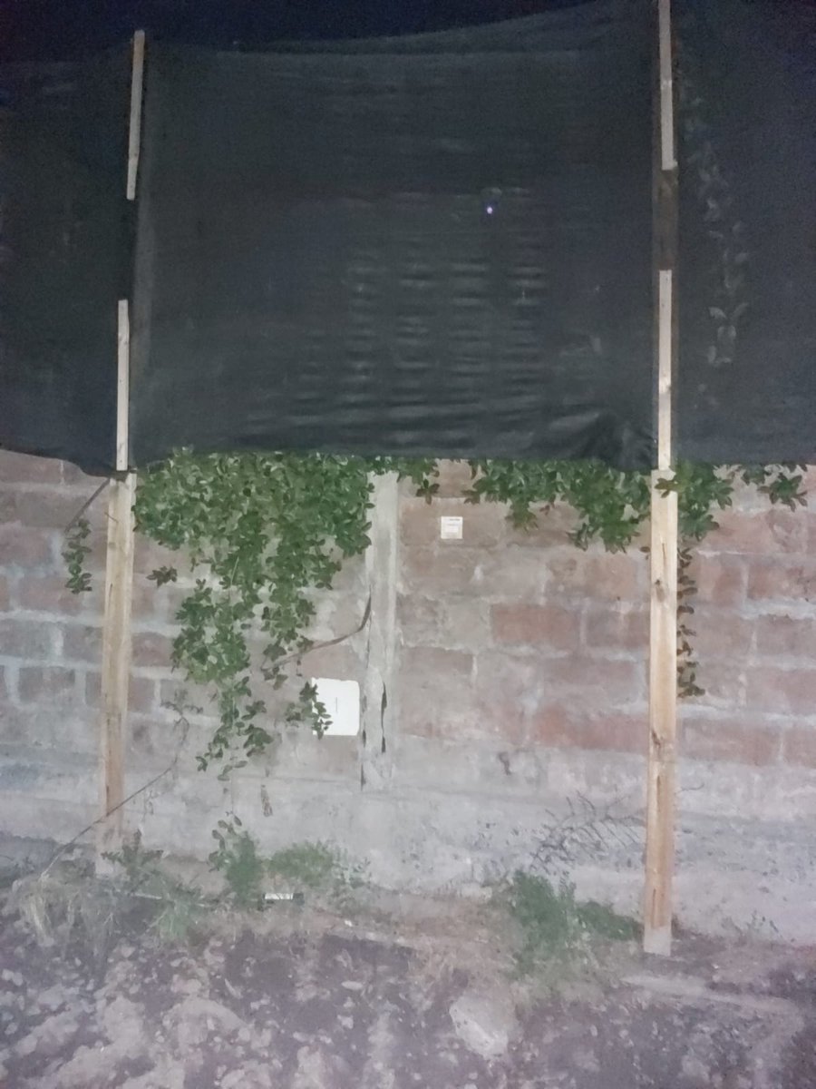 andrea_piera's tweet photo. Fotos de hoy hace un rato  del sitio en cuestión, por donde pasaron a nuestro Condominio y  entraron a robar a una de las casas. https://t.co/FI6S6jZrzu