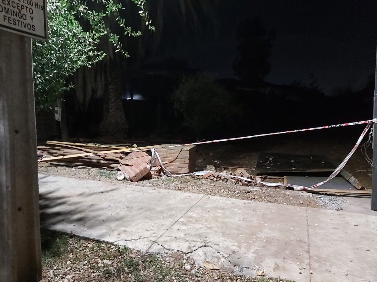 andrea_piera's tweet photo. Fotos de hoy hace un rato  del sitio en cuestión, por donde pasaron a nuestro Condominio y  entraron a robar a una de las casas. https://t.co/FI6S6jZrzu