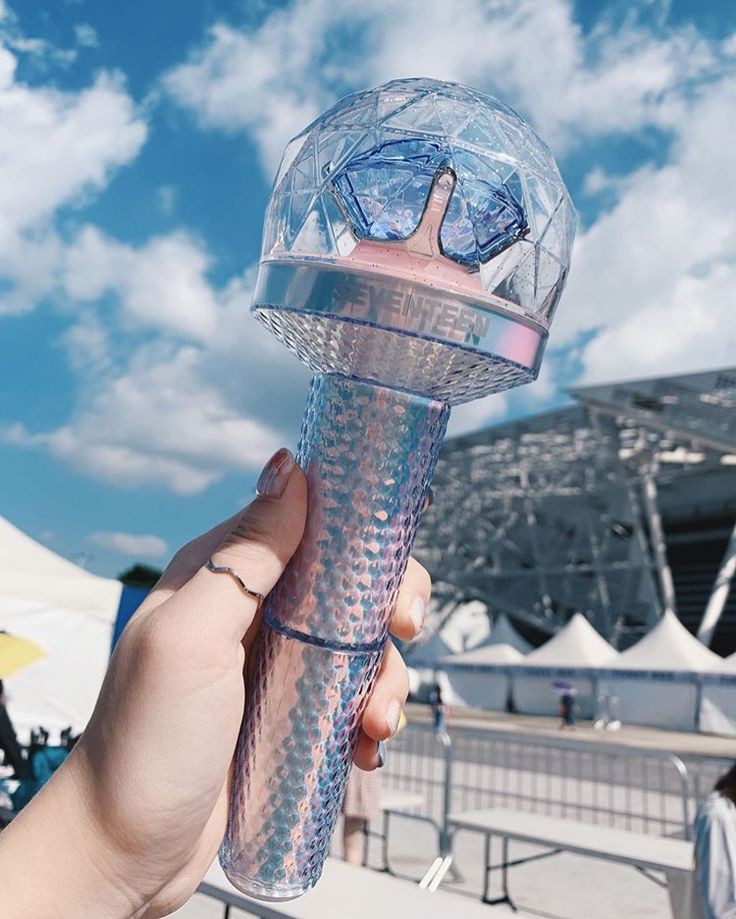 scoupsmaylabs's tweet photo. there's something good happened today so i will be doing a giveaway !! 
( i need more moots )

🧸🗯 .⋆｡˖  svt lightstick giveaway
    
mechanics
 . . must be following me
 . . like and retweet this
 . . will pick winner randomly
 . . 1 lucky winner

    ╰  goodluck carats ! https://t.co/loGW4WZDBR