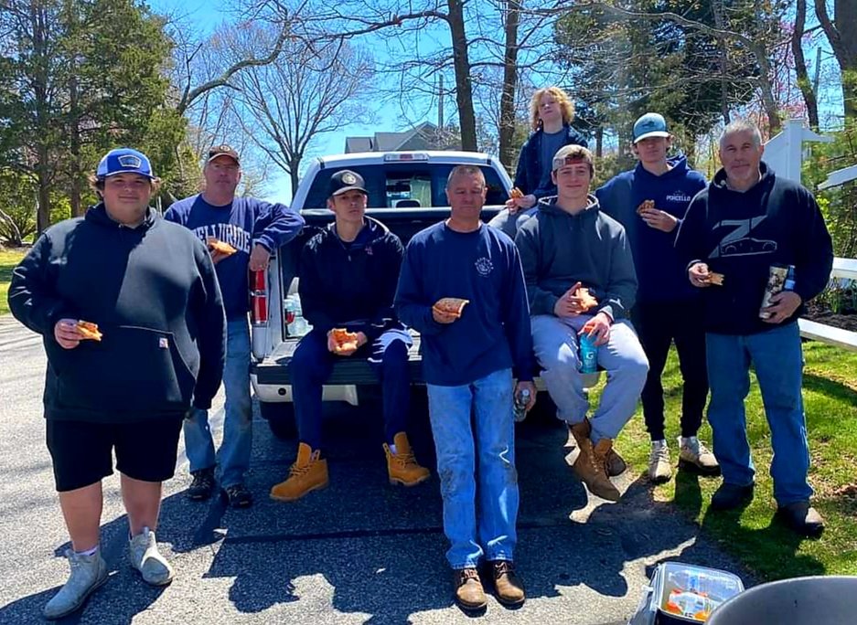 trods93's tweet photo. @RamsHSLax 
Team #10 crushed it in Mulch Madness today. https://t.co/ypFUKkyr11
