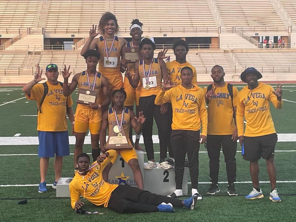 CoachWard_05's tweet photo. Congratulations to these guys. New guys step up every year to continue the tradition. One more three peat to go. https://t.co/vJKUyZWduT