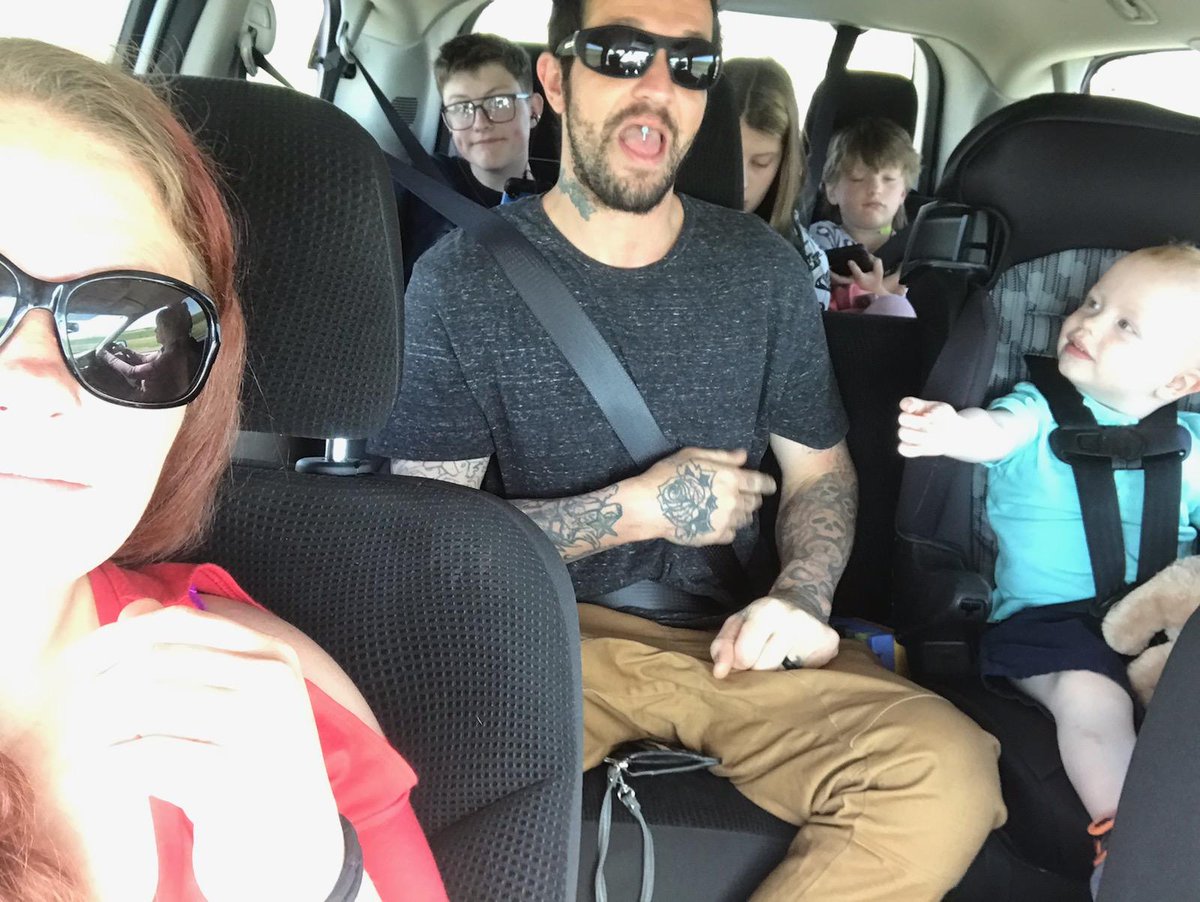 aarikamai's tweet photo. Jammin' to @JellyRoll615 https://t.co/3OiNUEQxCS