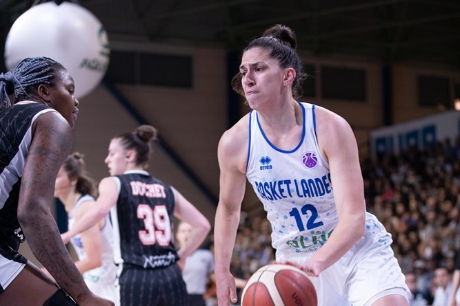 The Pick and Roll 🇦🇺🏀 (@pickandrollau) on Twitter photo EUROPE | Having claimed a nail-biting French Cup title win in recent days, Marianna Tolo discusses her playing experience in France and the 2022 Women's World Cup in Sydney.
<a href="/wildes_hayley/">Hayley Wildes</a> with the interview: bit.ly/3vwyHDC
#AussieHoops #FIBAWWC EUROPE | Having claimed a nail-biting French Cup title win in recent days, Marianna Tolo discusses her playing experience in France and the 2022 Women's World Cup in Sydney.
<a href="/wildes_hayley/">Hayley Wildes</a> with the interview: bit.ly/3vwyHDC
#AussieHoops #FIBAWWC