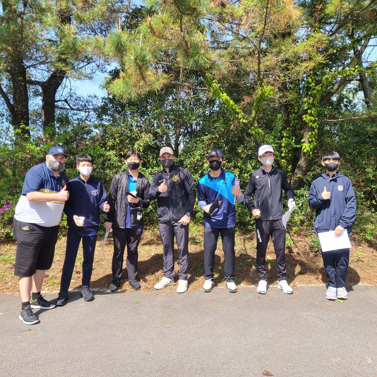 tesolwar's tweet photo. The inaugural KISJ Community Invitational Golf Tournament was a success! Parents, players and coaches enjoyed six holes at Nine Bridges. Everybody wins today! #kisj #kisjeju #kisj_jejucampus https://t.co/kNPo2Wu28G