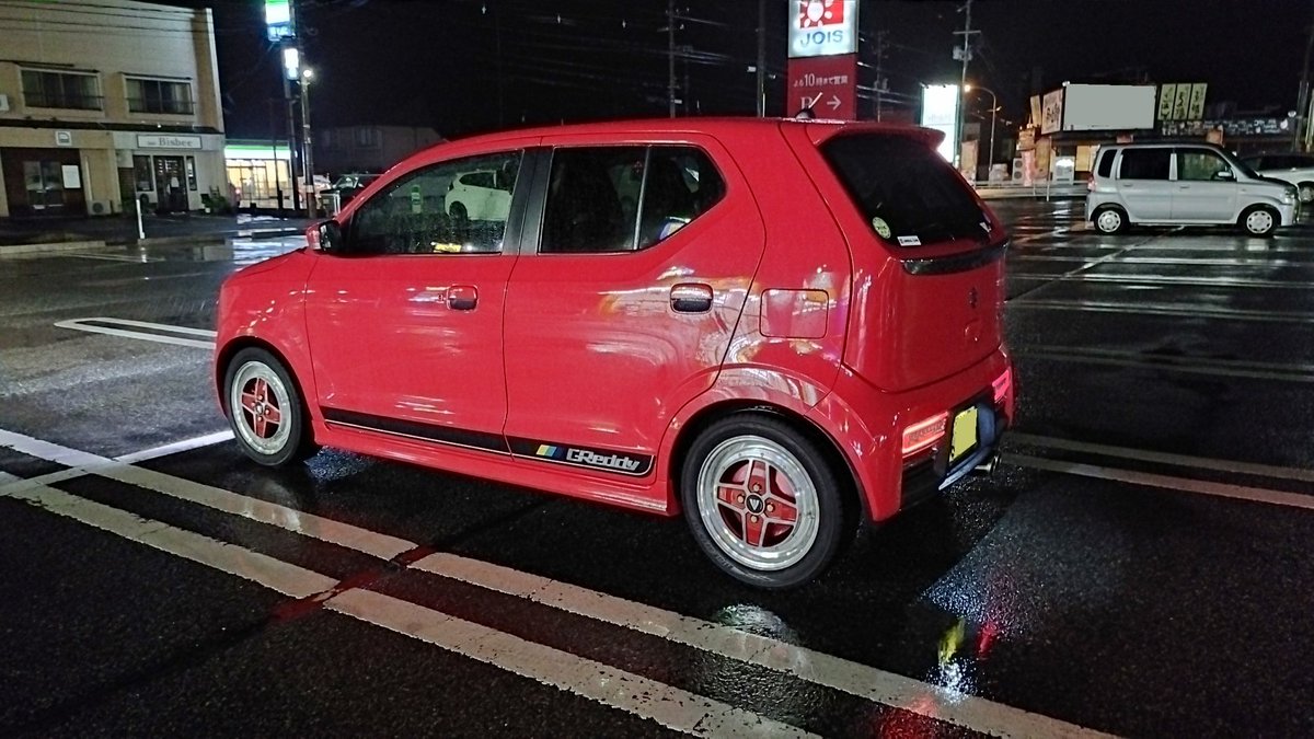 SASAKI96149285's tweet photo. あいにくの雨です・・・
KeePer施工中☺️
PUREですが何か？
ここでも軽自動車のメリット😏
『SSsize』になるのでお安い💸
#アルトワークス
#PUREKeePer
#軽自動車 https://t.co/Xa4uYnc74n