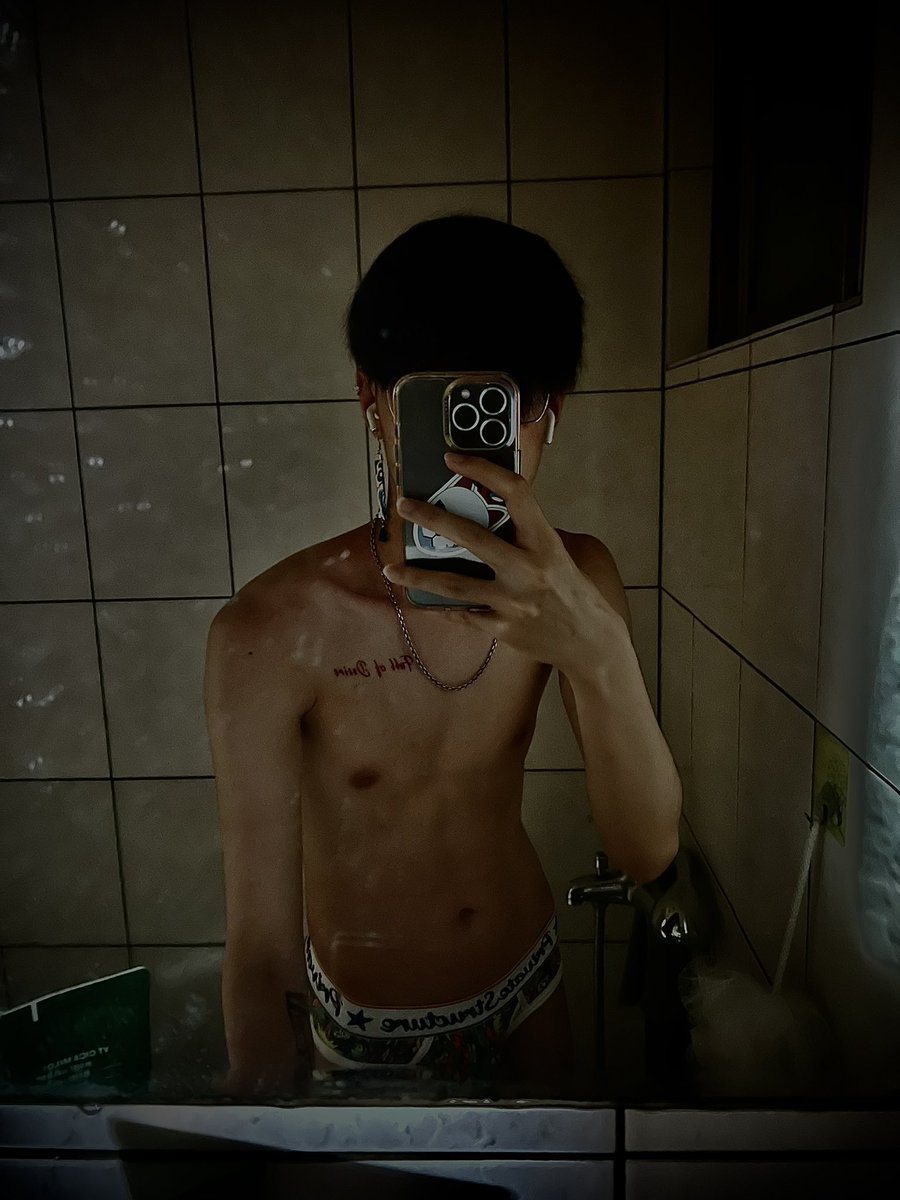 llllll5324's tweet photo. 真的胖了 好像已經不是小奶狗了
有人會喜歡嗎？
#奶狗 #狼狗 #刺青 #高中生 #三角內褲 #求流量 #求粉絲 #單身 #單身交友  #騷 https://t.co/WyvHPeES9S