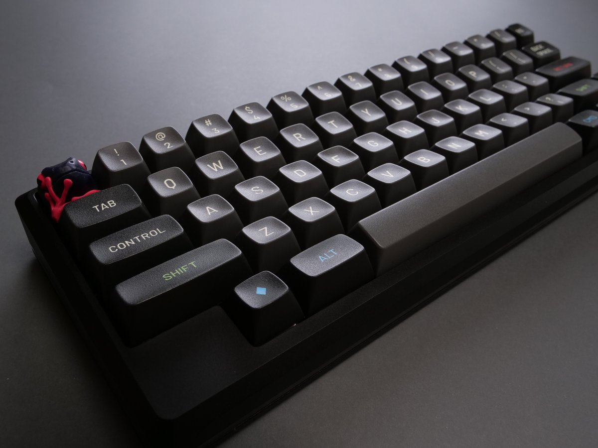 【美品】DROP+MATT3O MT3 SUSUWATARI + tokyo60 Drop + Matt3o MT3 Susuwatari Custom Keycap Set | Doubleshot