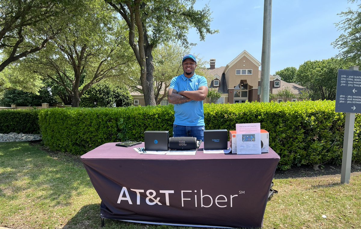 McgaheeKenyan's tweet photo. Another successful fiber event for SouthA. Always getting outside and hitting up our community to spread the fiber love #weouthere #attfiber @Stuff_stephsaid @NtxFiberteam @NTX_Anuksha @eddy_luster @NTXStephen https://t.co/iIMoHhwp9S