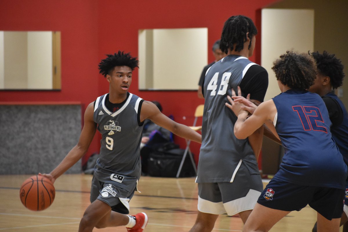 BankHoops's tweet photo. Tough 17U backcourt for the Playmakers, Gerald Smith of DEPSA and Nino Smith from De La Salle. https://t.co/CiLmBK3eXQ