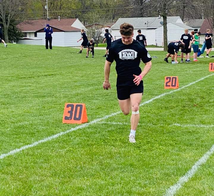 SWIA_Combine's tweet photo. Great turnout for the 1st SW Iowa Football Combine!!  Fun day watching 75 young men compete.  Looking forward to watching all of them and their success!!  The future is bright in SW Iowa!!  #COMPETE #SWIowaPride https://t.co/brAbMqzgYE
