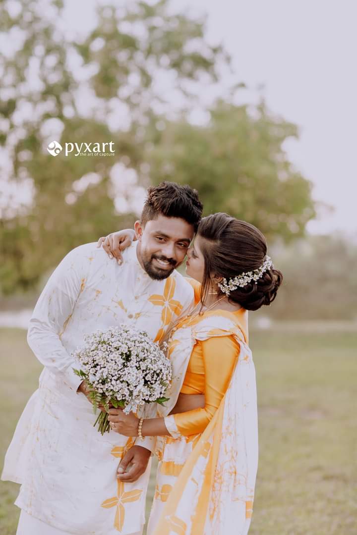 MaalsDiaries's tweet photo. #ourbigday #avenra #gangara #wennappuwa
Happy us โค๏ธ
#tb https://t.co/y5J5wFdp7H