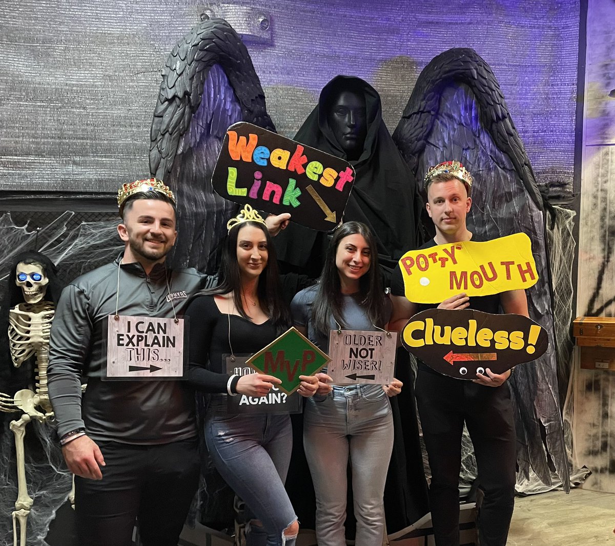 KatherineNeme18's tweet photo. #TwistedEscapes thanks you for visiting! #funwithfriends #escaperooms #twistedFun #booknow https://t.co/i8FfVGJnNp