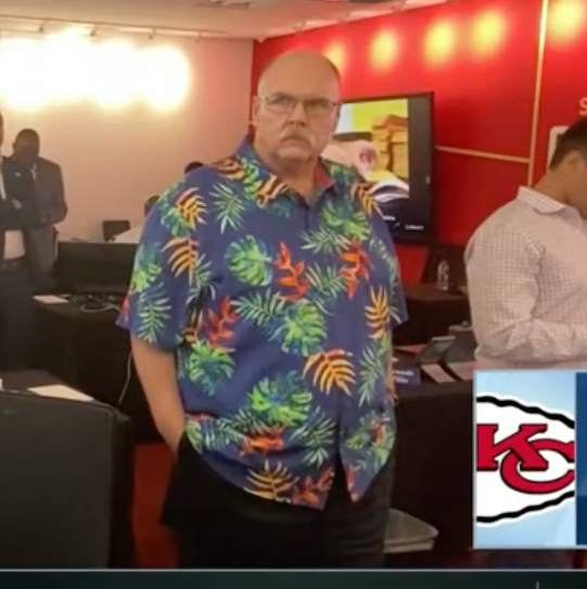 Chiefs's tweet photo. #OOTD https://t.co/styIUxbNTP