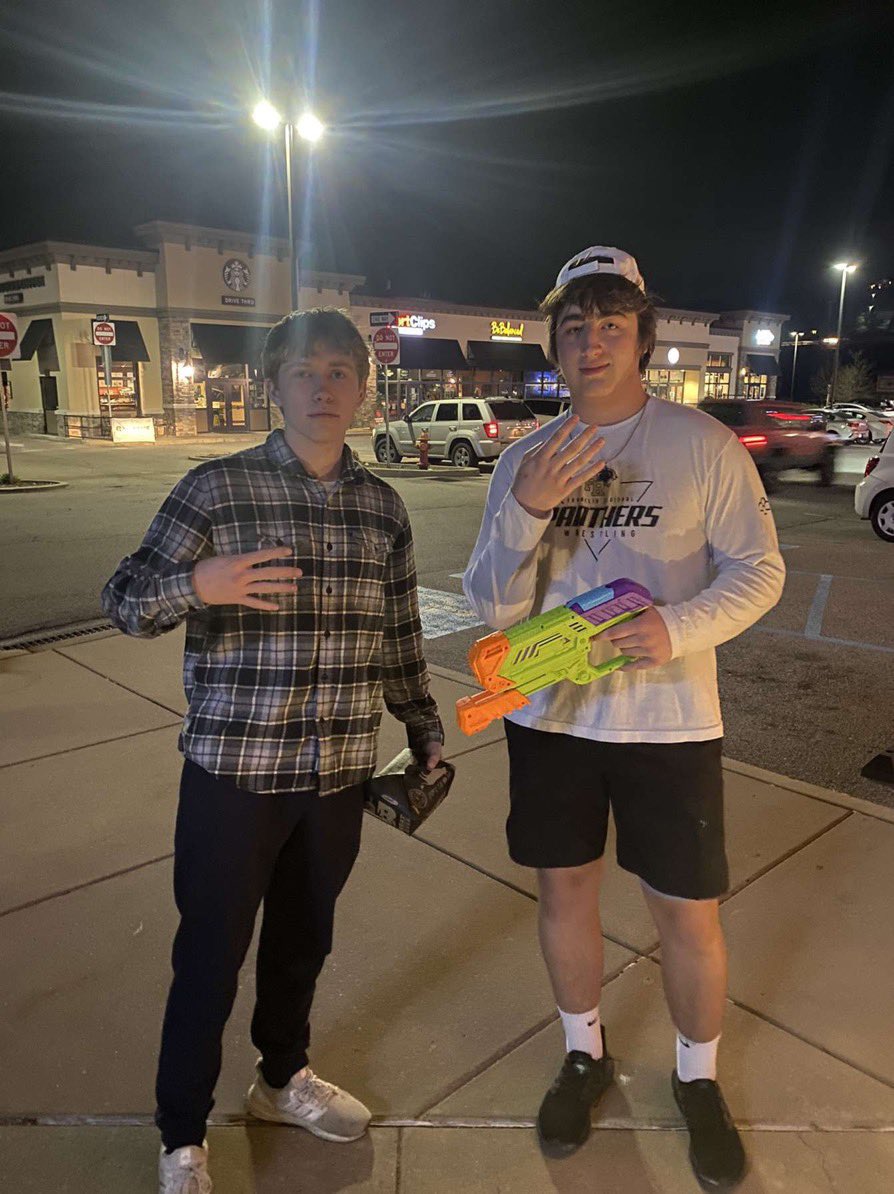 FRassassins23's tweet photo. reid and chase are out❌❌#hesflying https://t.co/IZEnMFFOLW