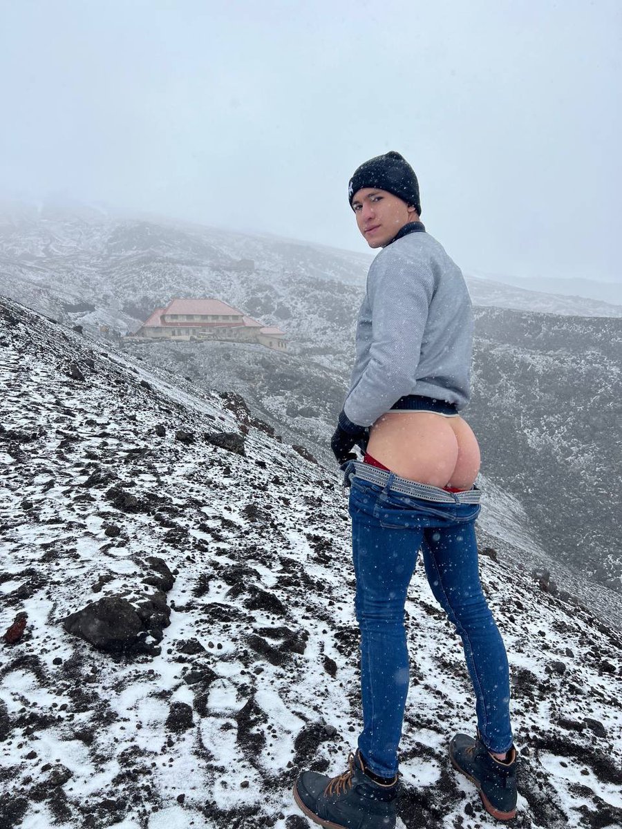 sebaspcc's tweet photo. Rosaditas por el frío 🍑 https://t.co/pJXen9uqhz