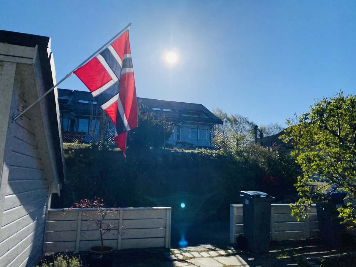 Det er vel bare å bøye seg igjen og takke dem som gikk foran og fortsatt vite : ingen gir deg noe gratis. 🇳🇴🇳🇴