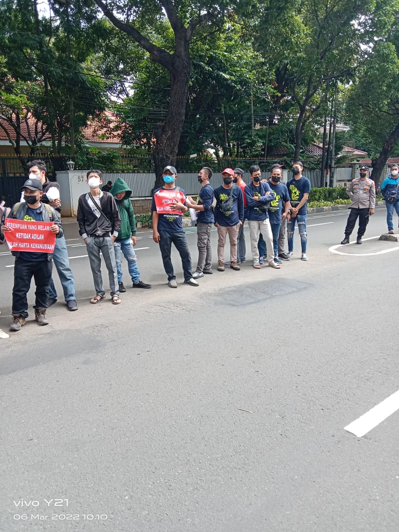 JajangN07658196's tweet photo. #RIPKejujurandiJSE
#ripkeadilandiJse
#pkpujsebodong angkat buruhnya menjadi karyawan tetap https://t.co/Khd4tUgSMa