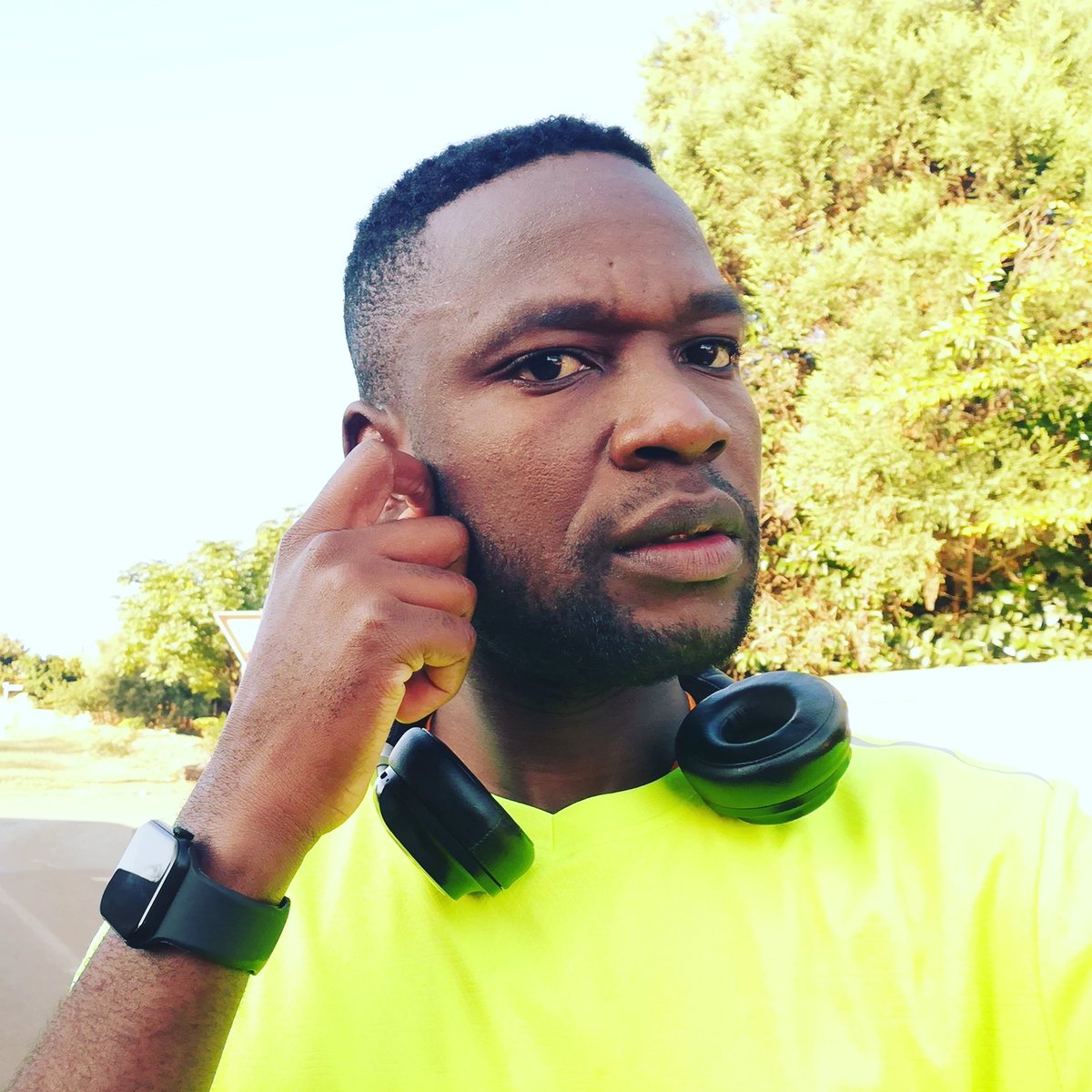 KhumbeloNaledz4's tweet photo. Reclaiming my pace back!
#Maydayrun
#Sundayworkout
#10kmfinisher https://t.co/4iLjC8zpLx