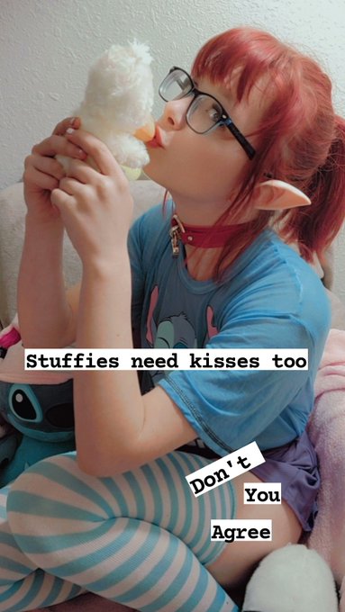 Am I right tho???? #stuffies #ddlg #elf #cosplay https://t.co/pC8RoIlJos<a href="/tag/stuffies"class="tags">#stuffies</a><a href="/tag/ddlg"class="tags">#ddlg</a><a href="/tag/elf"class="tags">#elf</a><a href="/tag/cosplay"class="tags">#cosplay</a>