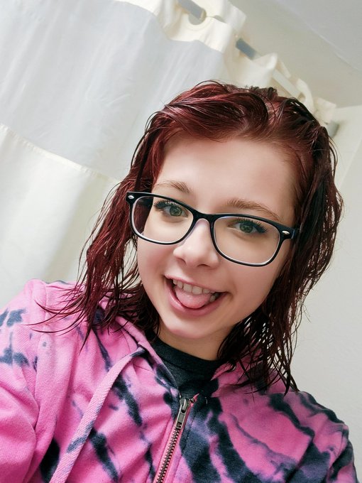 Showe pics!!!! #wet #shower https://t.co/SqsP4cc1iP<a href="/tag/wet"class="tags">#wet</a><a href="/tag/shower"class="tags">#shower</a>