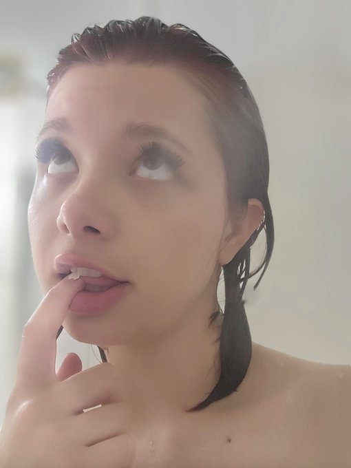 Shower thoughts in one world lmao Throw some good thoughts at me #ShowerThoughts  #shower #thoughts https://t<a href="/tag/thoughts"class="tags"><span>#thoughts</span></a><a href="/tag/shower"class="tags"><span>#shower</span></a><a href="/tag/showerthoughts"class="tags"><span>#showerthoughts</span></a>