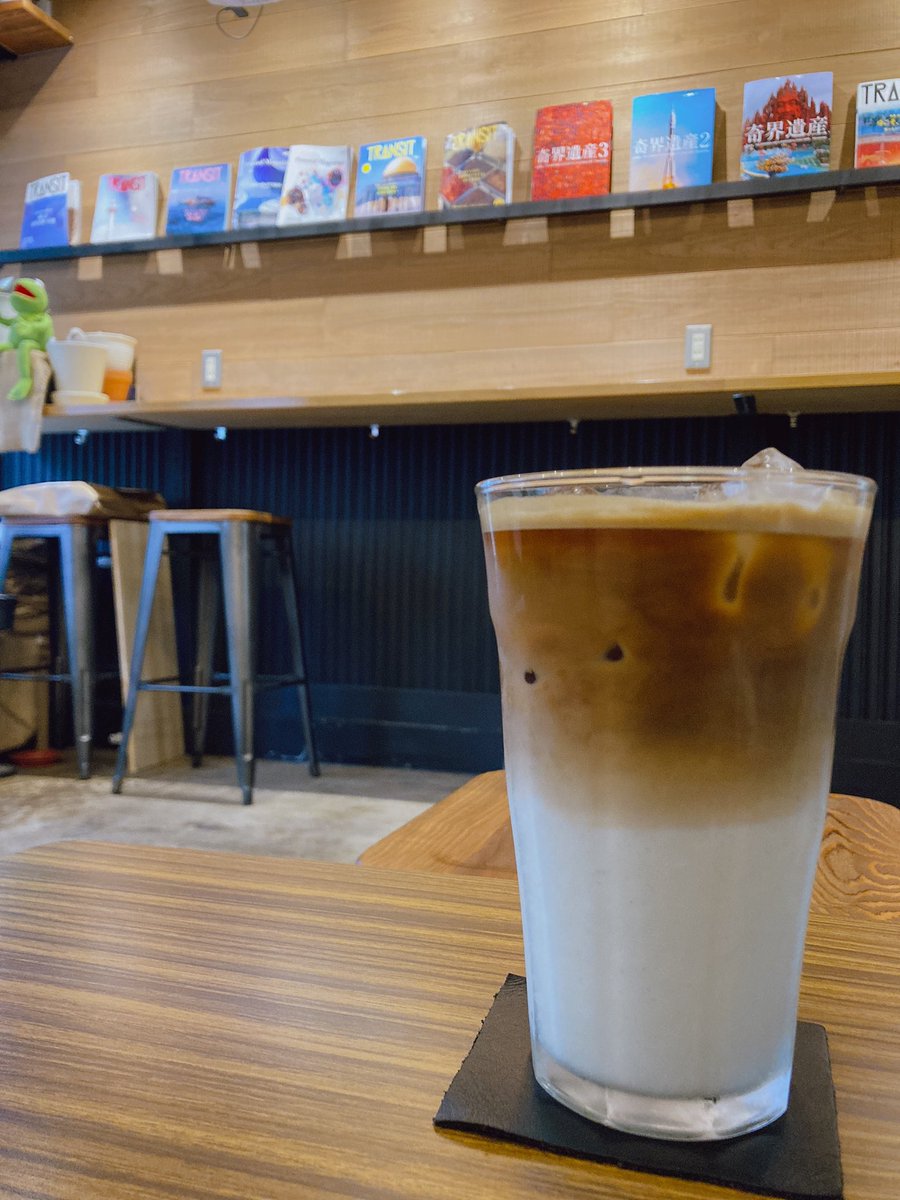 Rodamusemen's tweet photo. #vortexcafe  #cafe  #tokyocafe  #tokyo  #latte  #入谷  #カフェ  #東京カフェ  #カフェラテ  #ラテ  #コーヒー  #珈琲  #ロダム  #占い  #占い師 https://t.co/SXHzHbxyul