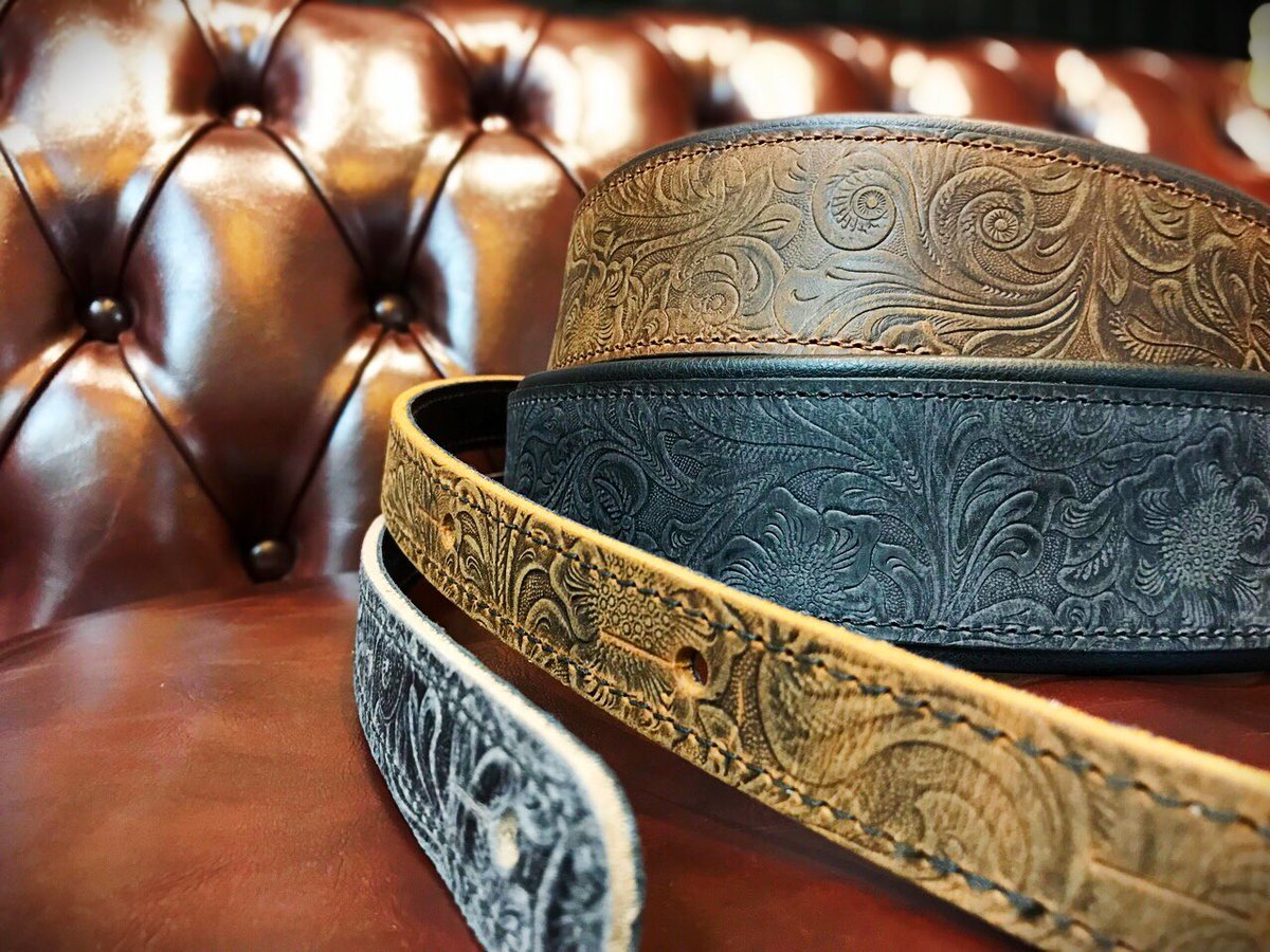 gakkicenter's tweet photo. LM Products Premier Guitar Strap - Western Tooled PM-13
最高品質のレザーにウェスタン調の型押しで模様をあしらい、内部にはクッション素材を入れることで肩への負担が軽減されたソフトな使用感が特徴。
#lmproducts #guitar #bass #strap #leather #ギターストラップ #ゼマイティスvipルーム https://t.co/nNIExJVXar