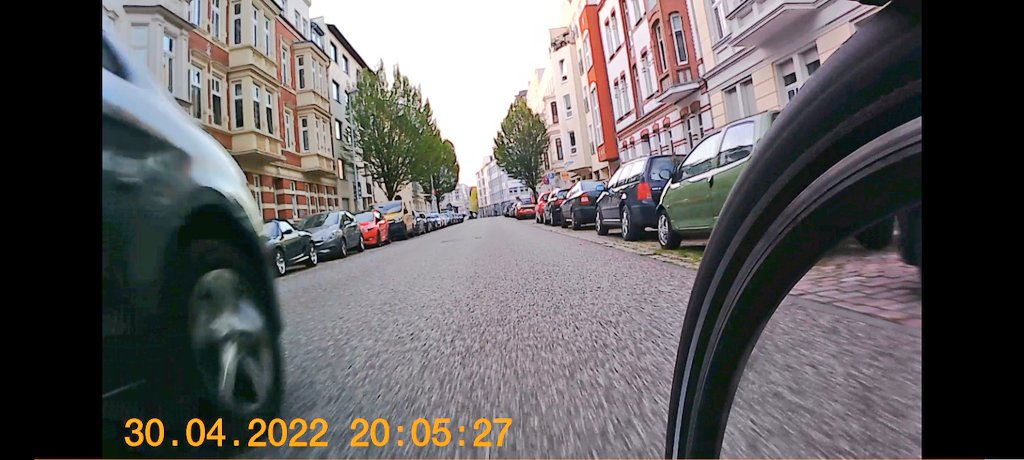 time_is_up_md's tweet image. 1) total wichtiges Überholmanöver mit MIV korrektem Sicherheitsabstand 
2 &amp;amp; 3) der daraus gewonnene, immense Zeitvorteil.
Supa Burschi 🫡
Zum Glück ist nicht 30 in der Arndtstraße, sonst hätte sich das ja gar nicht gelohnt. 
#mgif