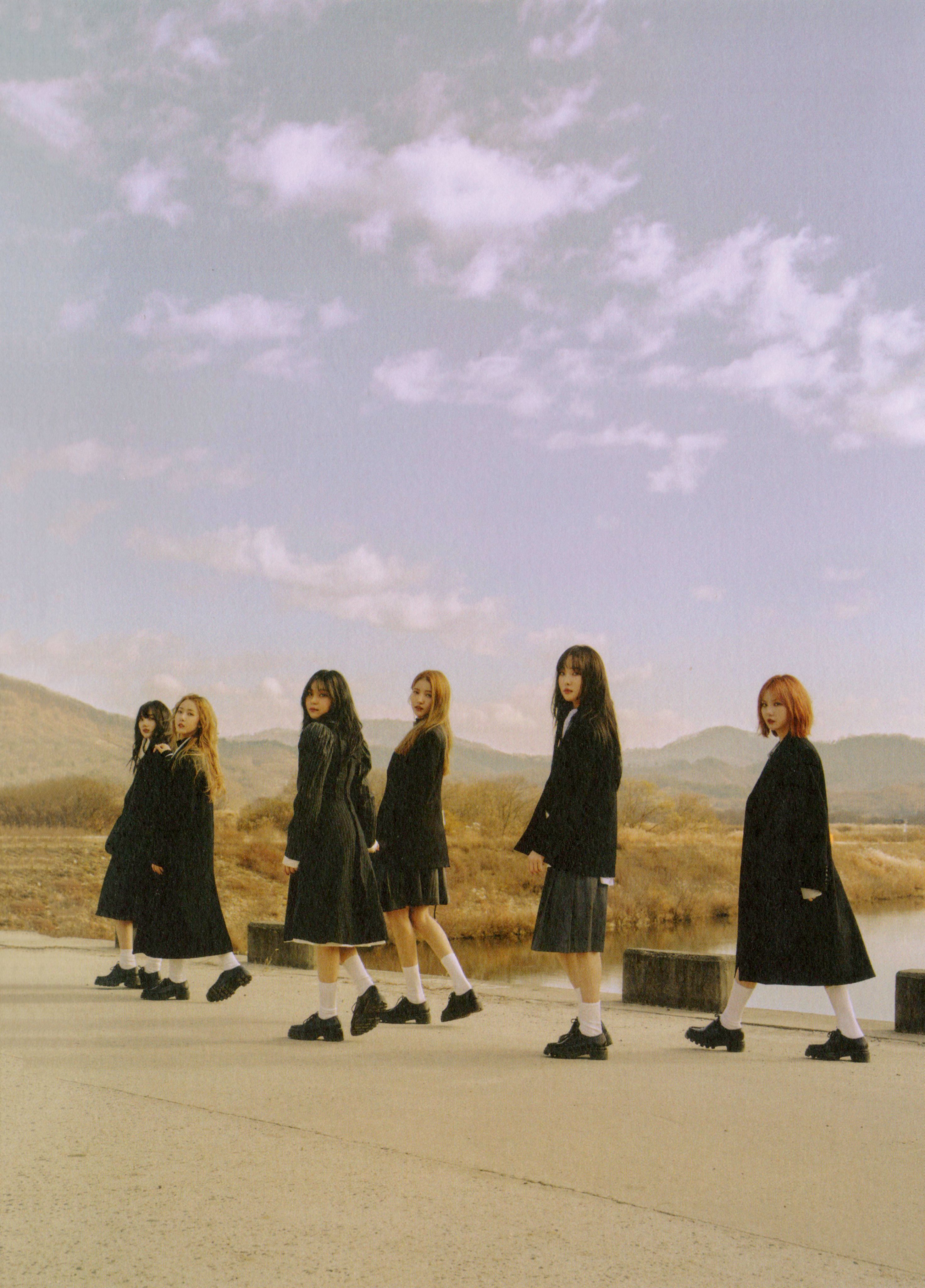 GFRIEND  大型公式ポスター  集合 韓国スターグッズ GFRIEND (ヨジャチング) 選べる公式ポスター