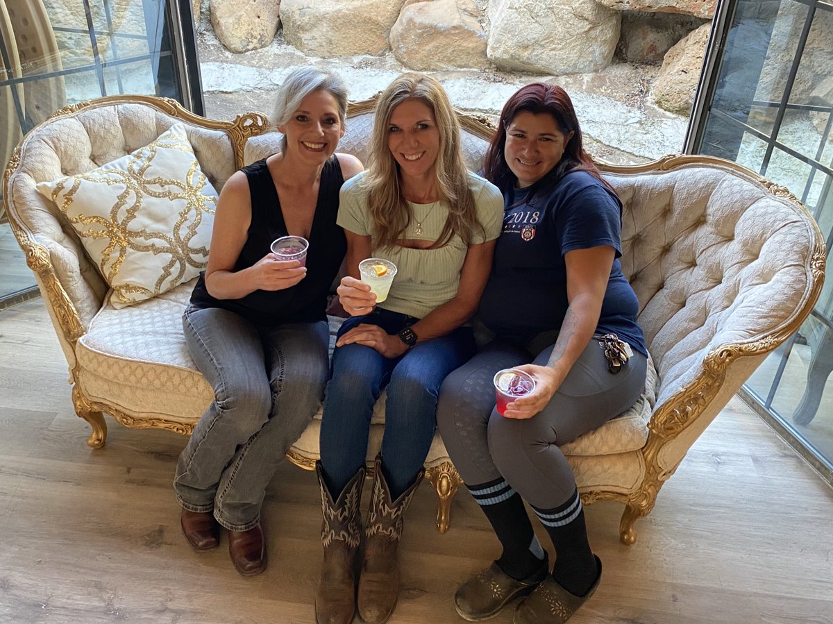 ShannonLWarner's tweet photo. Life is Good! Cherished friendships❤️ https://t.co/D8GqzBsmti