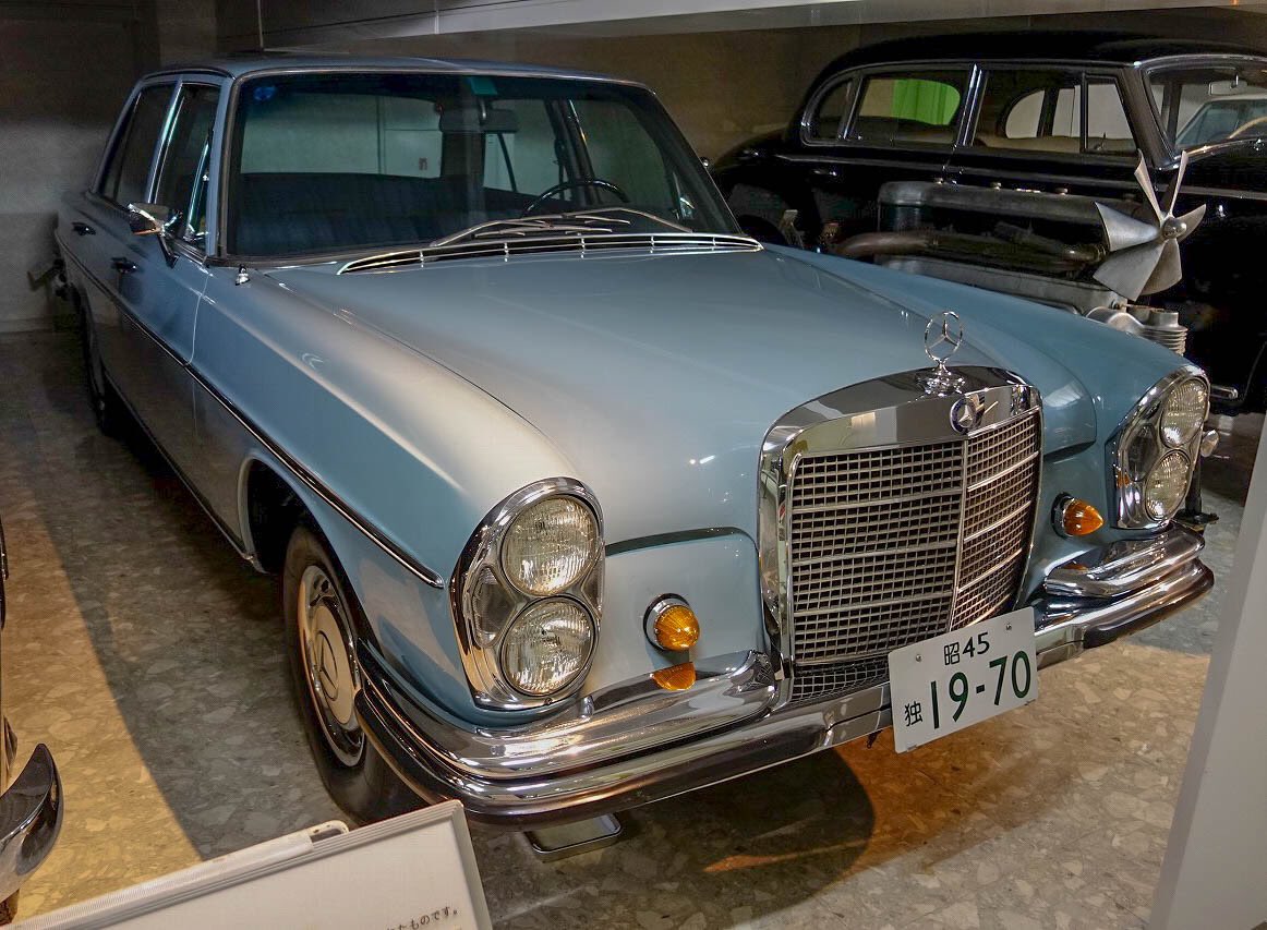 clarez_ch's tweet photo. 続いてのクルマは、
「メルセデスベンツ 280S 」!
1970年製!
#メルセデスベンツ #280S #車好きな人と繋がりたい #車好き #おはようVtubar #こんにちはVtuber #classiccar #クラシックカー #Mercedes #benz #MercedesBenz https://t.co/oXpAMMfAWk