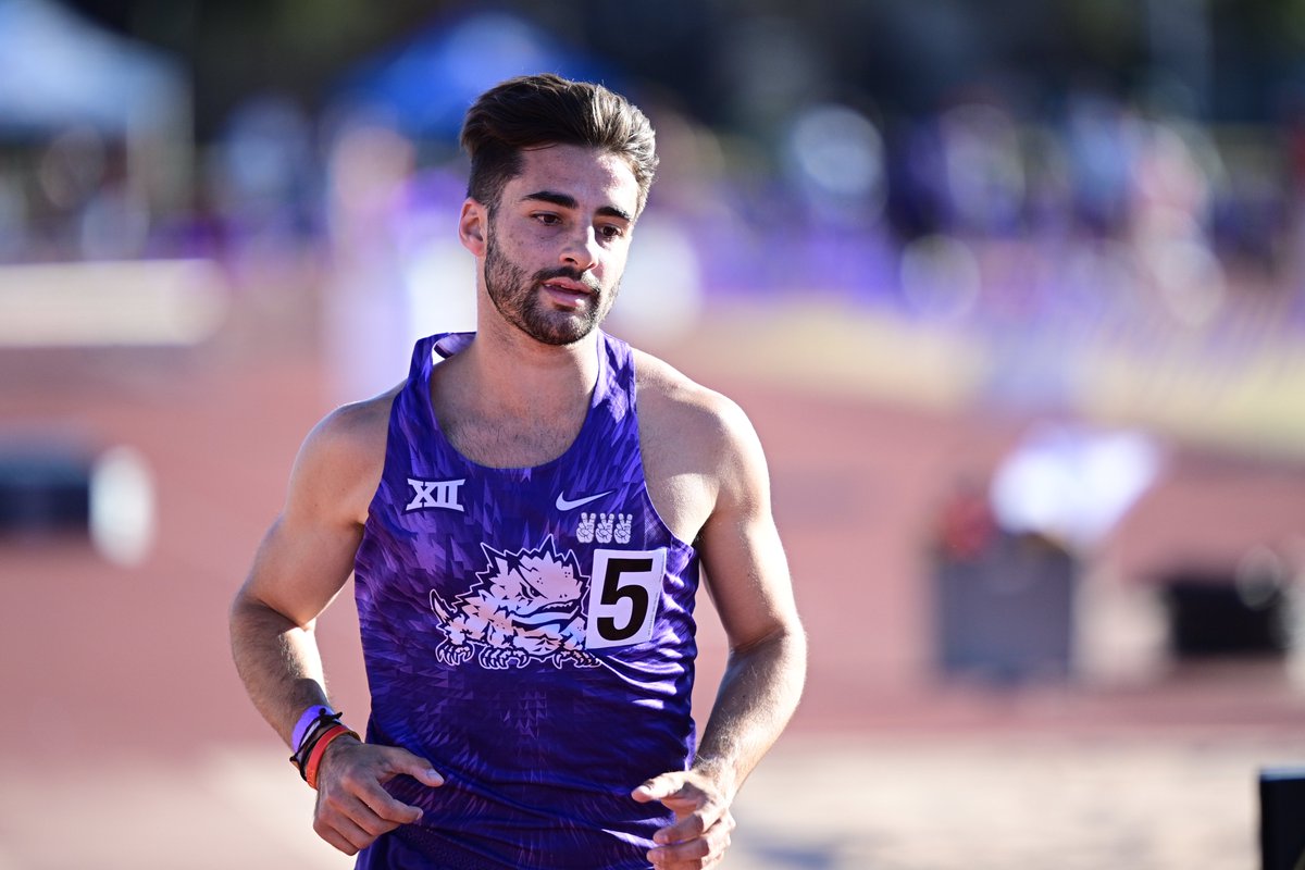 TCUTrackField's tweet photo. OKAY LAKELIN 👏👏

He breaks the meet record in the 5K with a personal-best time of 14:23.89 to finish first overall!

#GoFrogs | @lakelin_conrad https://t.co/E3xrgViTA2