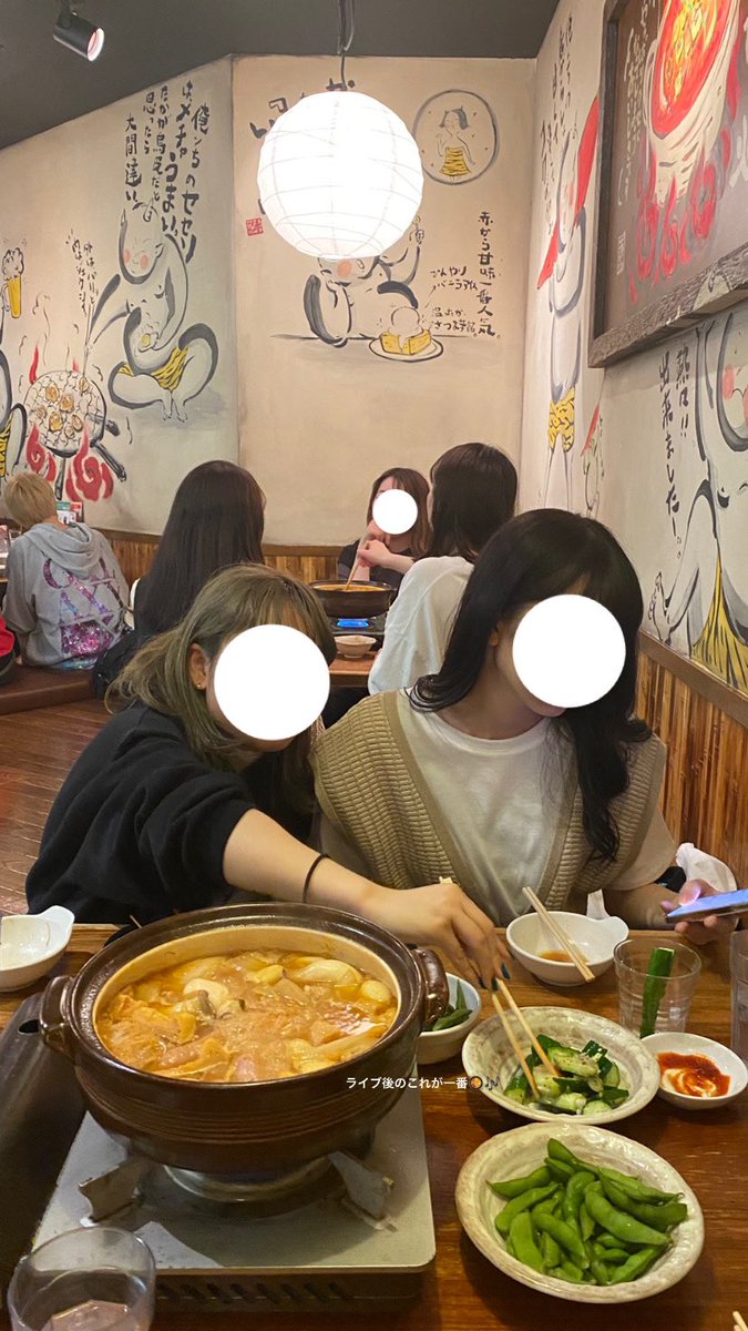 fissamiya's tweet photo. みんなとたべるごはんは美味いしみんなとみるライブは楽しい！！！ https://t.co/5AIY64yXfJ