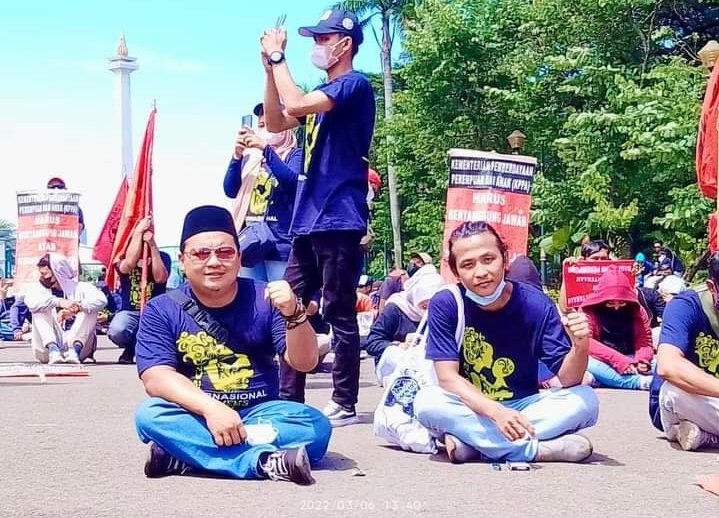 Andriisun69's tweet photo. #Kobelco_Ingat_MALARI_1974 ✊ https://t.co/yVAuE4KNMq